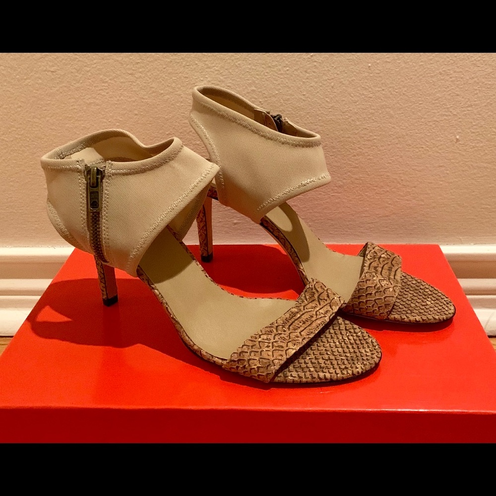 Vaneli Heels (Size 9)